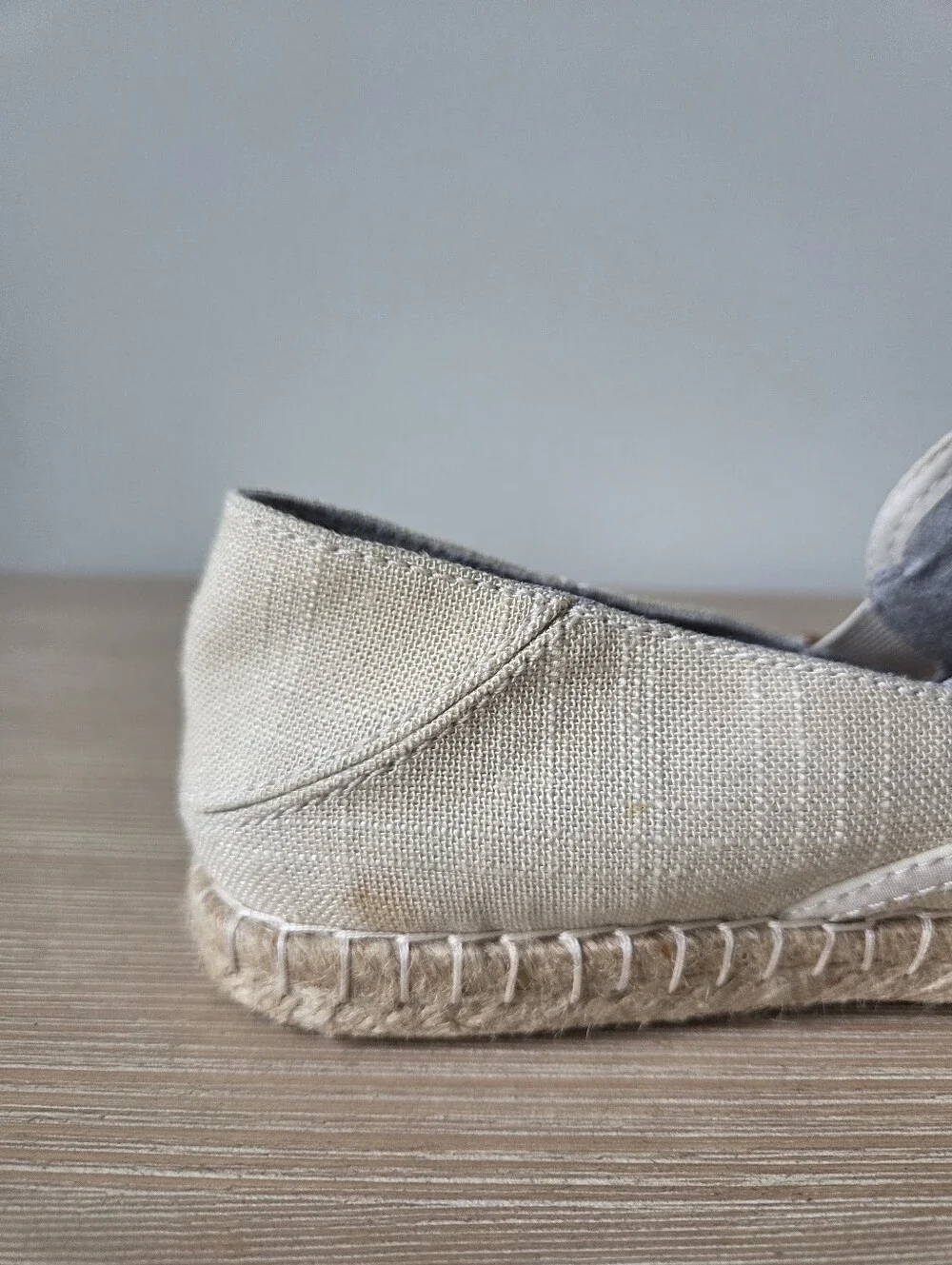 OluKai Pā'akai Espadrille Beige Linen Slip On Shoes Womens Size 8.5